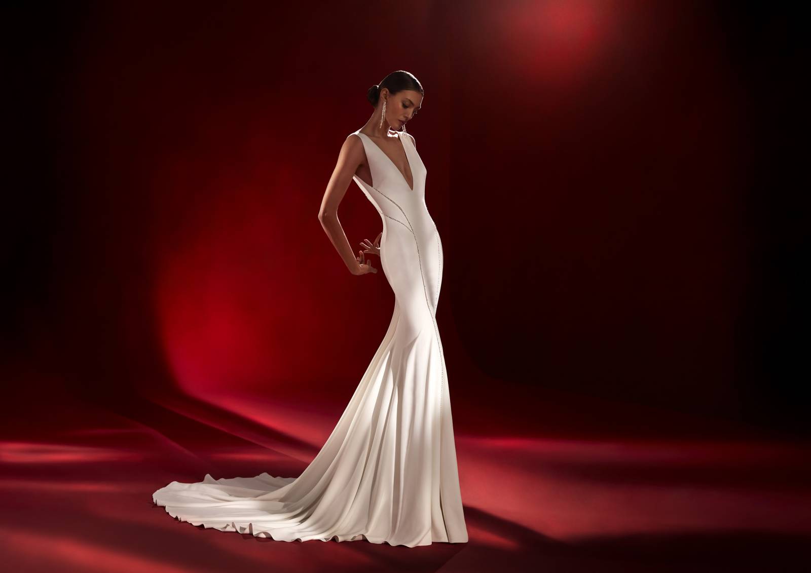 Robe de mariée sirène en crêpe fendue, Caballe Atelier Pronovias 2022, Mary Mariées boutique Bordeaux, Gironde, aquitaine , sud ouest