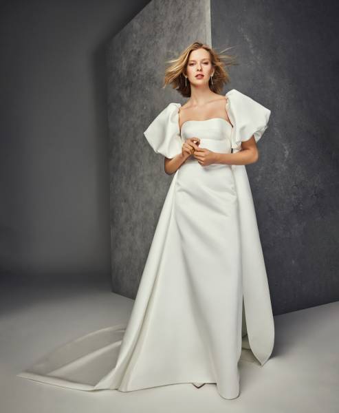 Robe de mariée avec maxi manches bouffantes